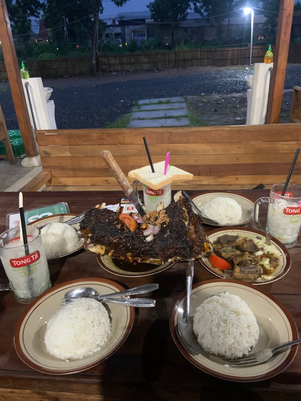 Sate Kerbau dan Iga Bakar Mbah Tedjo