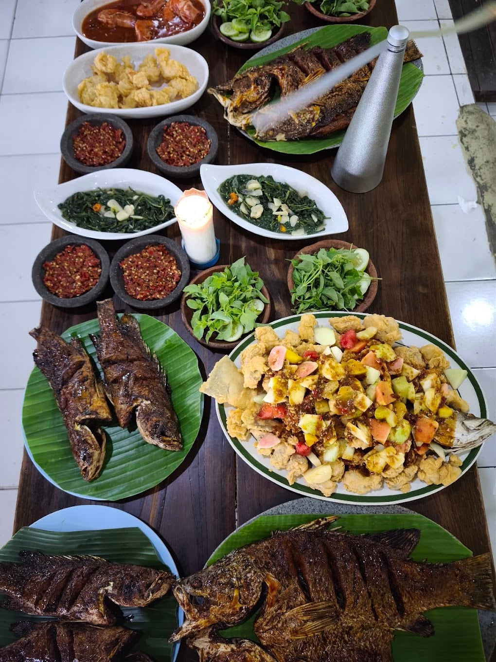 Photo of Ikan Bakar Pak Untung dan Penyetan